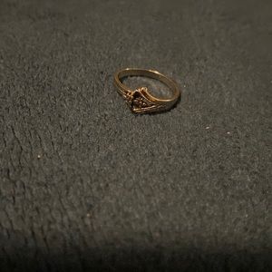 Silver ring with flower detail